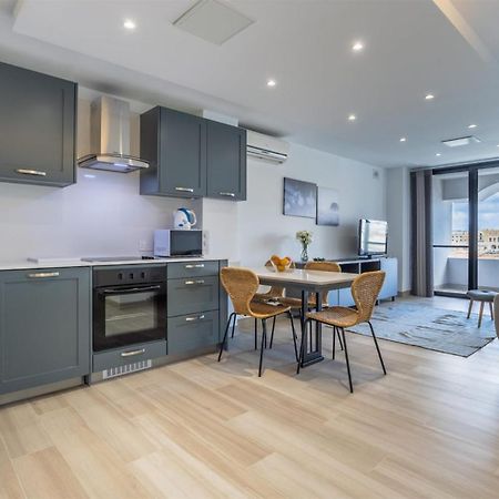 Deluxe Seaview Apartment San Ġiljan Kültér fotó