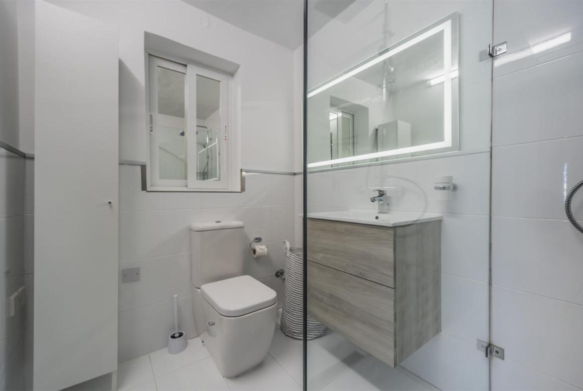 Deluxe Seaview Apartment San Ġiljan Kültér fotó